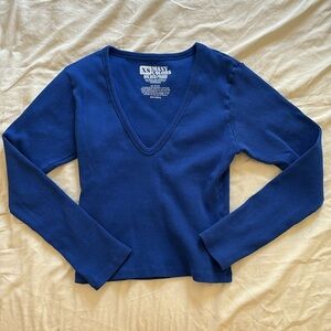 Big Bud Press Ribbed Long Sleeve Cropped V-neck in Royal Blue